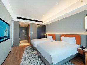 Deluxe Room, Multiple Beds, Bay View | Premium bedding, down comforters, Tempur-Pedic beds, free minibar - Novotel Dalian Zhongshan Square (Dalian)