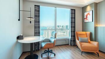 Deluxe Room, 1 King Bed, Ocean View