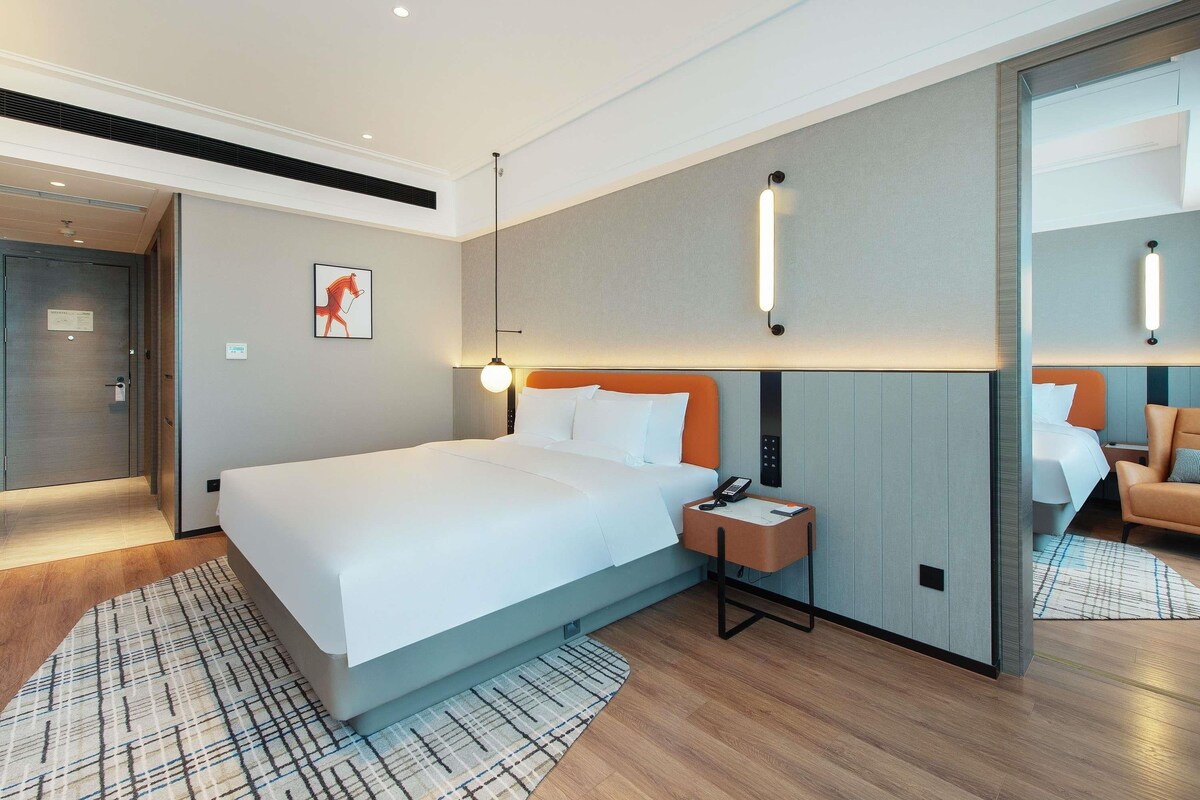 Family Room, Non Smoking, City View | Premium bedding, down duvets, Tempur-Pedic beds, free minibar