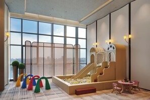 Área de juegos infantiles techada