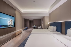 Daunenbettdecken, Minibar, individuell dekoriert, Schreibtisch