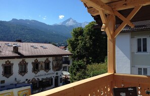 Property grounds - Vacation apartment Haus Bader (Garmisch-Partenkirchen)