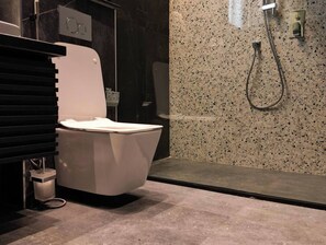 Comfort Room, Balcony, Hill View | Bathroom