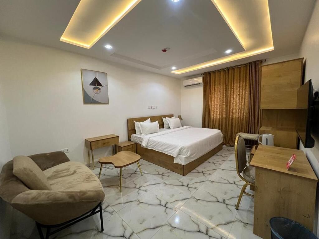 Comfort Room, Balcony, Hill View