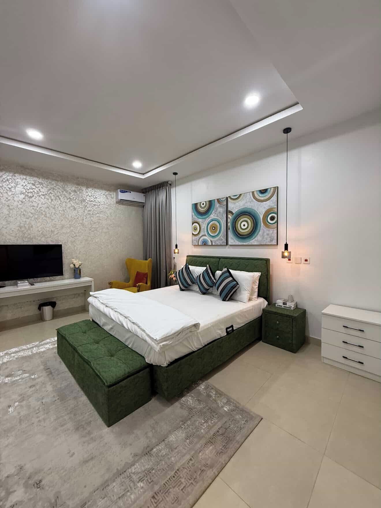 Quarto conforto, sacada, vista para a colina