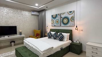 Quarto conforto, sacada, vista para a colina