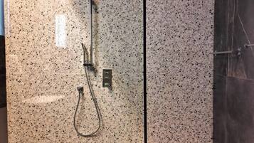 Comfort Room, Balcony, Hill View | Bathroom