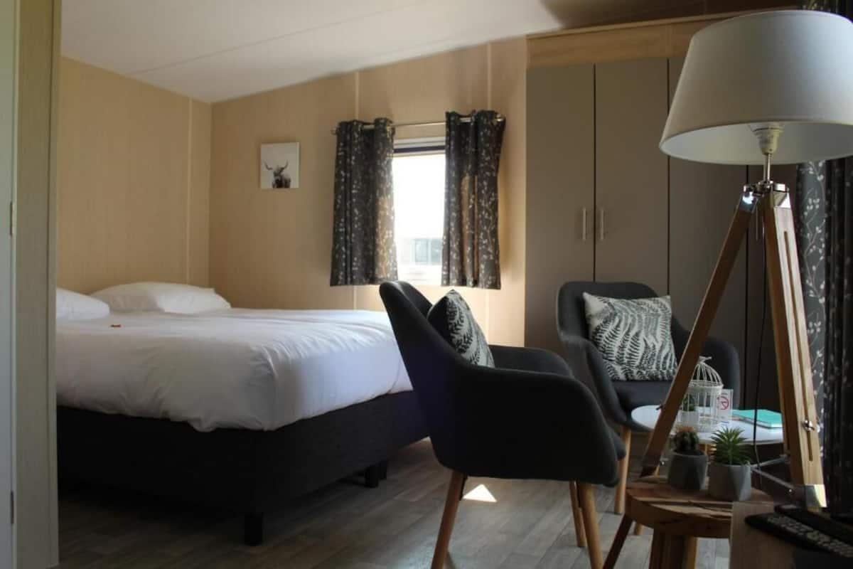 Double Room, River View | Iron/ironing board (on request), free WiFi
