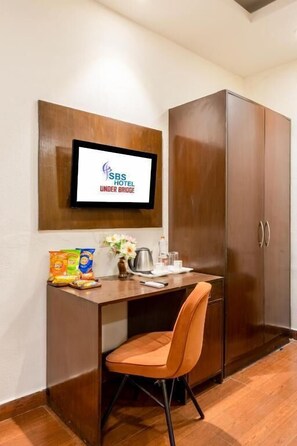 Double Room | Interior - SBS Hotel Underbridge (New Delhi)