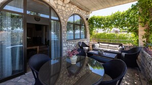 Outdoor dining - Apartman Adrian by Villas Guide (Klek)