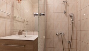 Shower, hair dryer, towels - Apartman Adrian by Villas Guide (Klek)