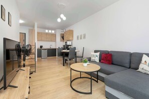 Living area - Quiet Apartment with Parking Near the City Center by Noclegi Renters (Gdańsk)