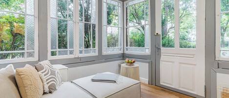 Apartment, 2 Schlafzimmer, Terrasse | Wohnbereich