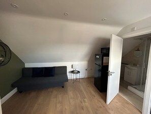 Living area - Dublin citycenter 1 bedroom Apartment (Dublin)