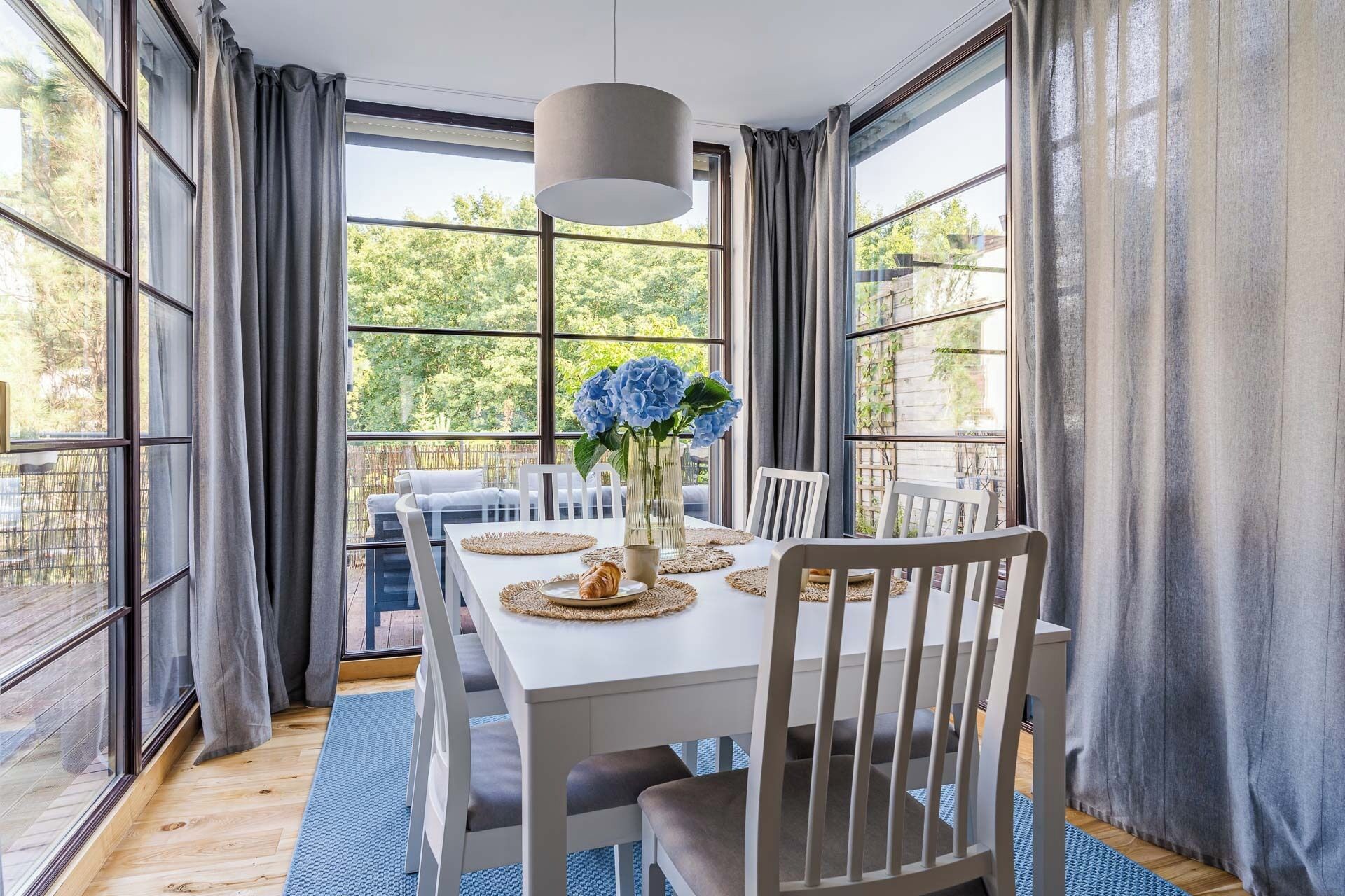 Apartment, 2 Bedrooms | Living area