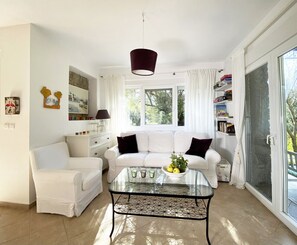 Living area - Salty Olive Cabana by RentalsPro - Akti Salonikiou (Salonikiou)