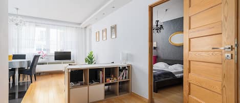 Căn hộ, ban công | Khu phòng khách | Smart TV