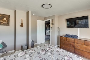 Interior - Desert Gem w/ Mtn Views, 16 Mi to Joshua Tree! (Twentynine Palms)