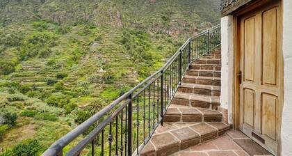 Casa El Mantillo: Valley Views, Peace, and Private Terrace in Hermigua