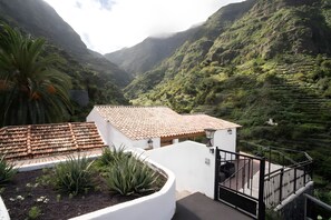 Property grounds - Casa El Mantillo: Valley Views, Peace, and Private Terrace in Hermigua (Santa Cruz de Tenerife)