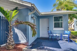 Interior - Near Beach & Corey Ave! Walkable Snowbird Escape (St. Pete Beach)