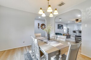 Interior - Peaceful Home w/ Yard: 10 Mi to Sugar Land Sq (Houston)
