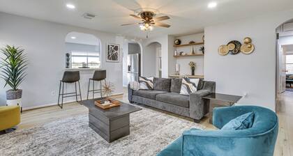 Peaceful Home w/ Yard: 10 Mi to Sugar Land Sq
