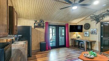 House (1 Bedroom) | Interior