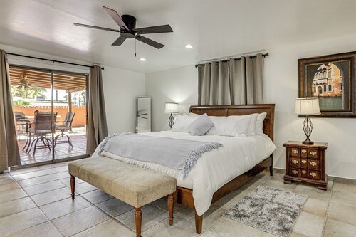 Walkable Uptown Gem! 3 Mi to Phoenix Mtns Preserve