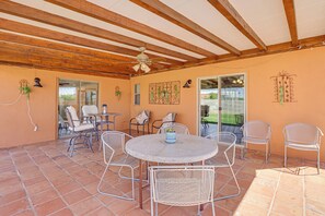 House (3 Bedrooms) | Interior - Walkable Uptown Gem! 3 Mi to Phoenix Mtns Preserve (Phoenix)