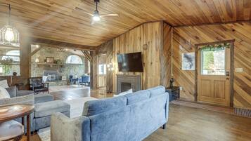 House (3 Bedrooms) | Front of property