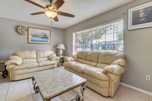 Interior - Theme Park Base! Suburban Home 14 Mi to Universal (Orlando)