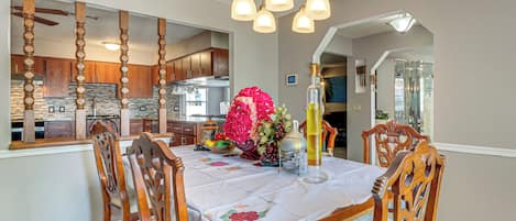 House (4 Bedrooms) | Interior