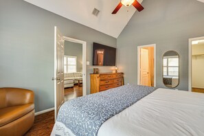 Apartment (3 Bedrooms) | Interior - Swim, Golf & Shop: Family Spring Getaway (Spring)