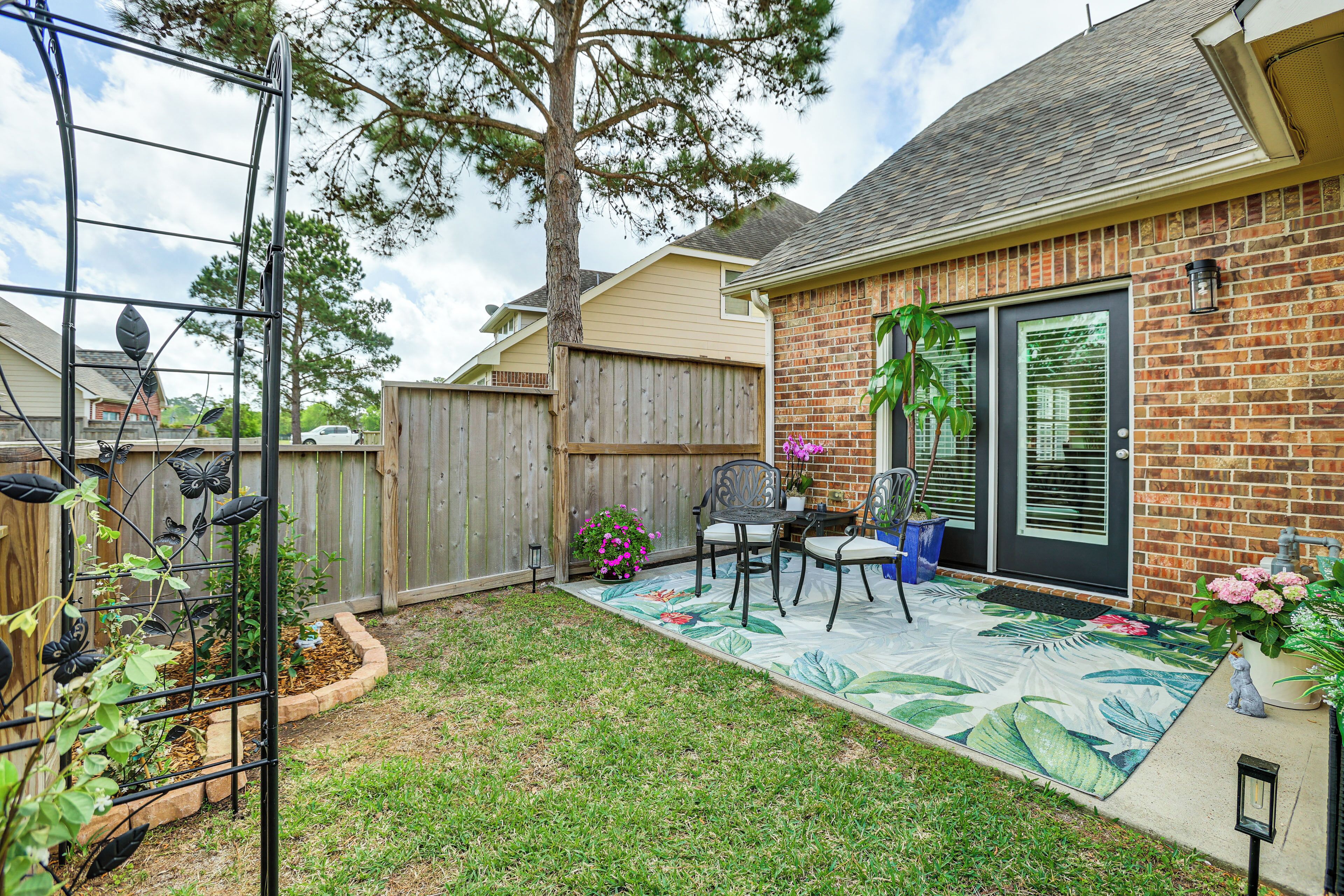 Apartment (3 Bedrooms) | Front of property