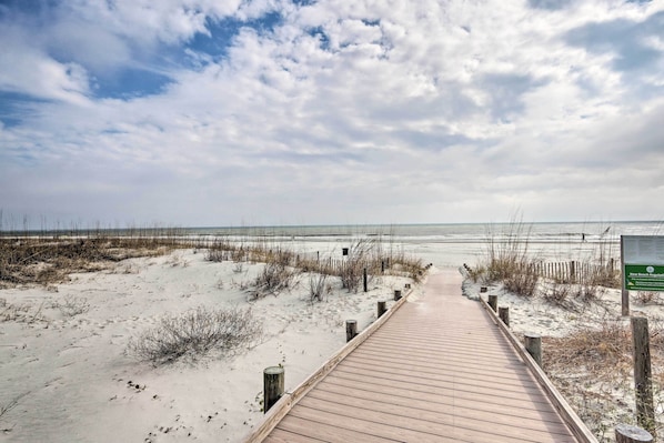 Apartment (1 Bedroom) | Interior - Walk to Beach: Hilton Head Escape w/ Pool Access! (Hilton Head Island)