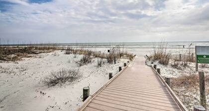 Walk to Beach: Hilton Head Escape w/ Pool Access!
