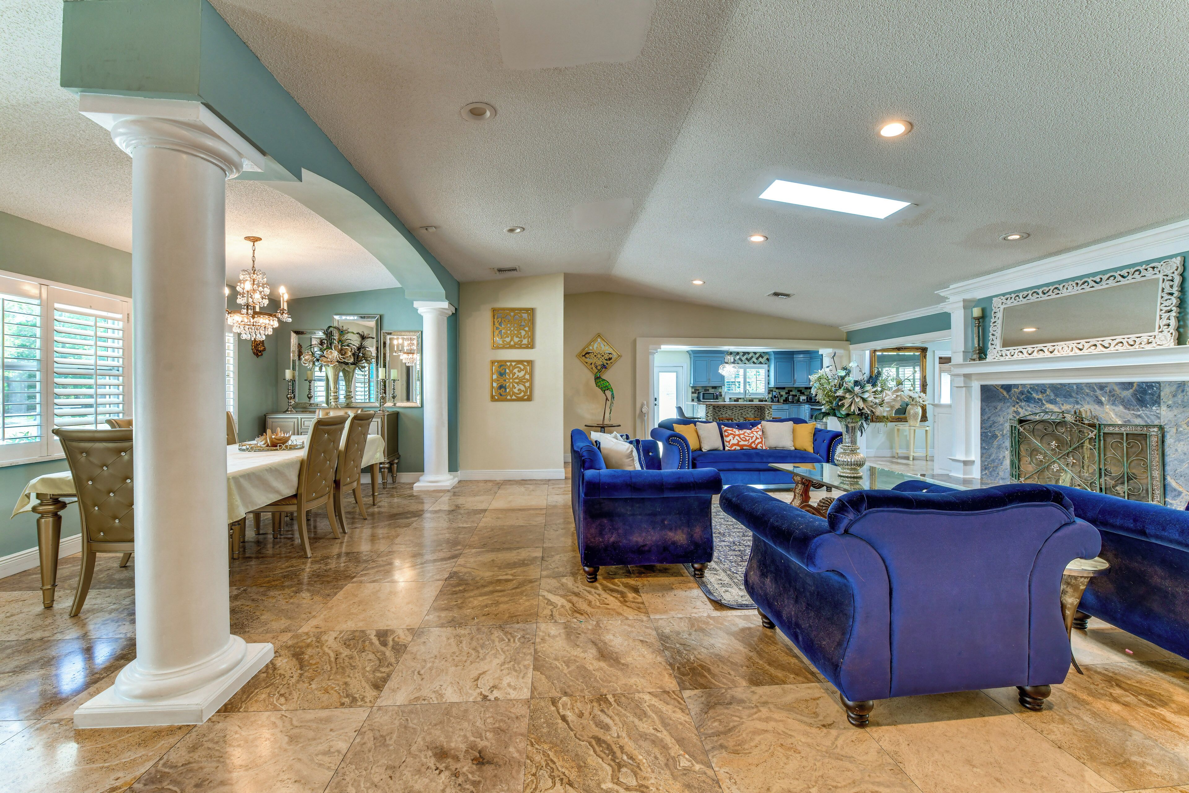 House (4 Bedrooms) | Interior