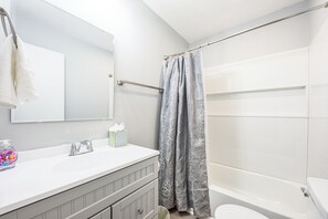 Interior - Extended Stay in Charleston! 5 Mi to Historic Dtwn (Charleston)