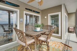 Apartment (3 Bedrooms) | Interior - Pool Access! Lake Ozark Getaway w/ Balcony (Lake Ozark)