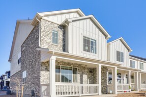 Interior - Work, Play & Explore Denver! Townhome Near Airport (Aurora)