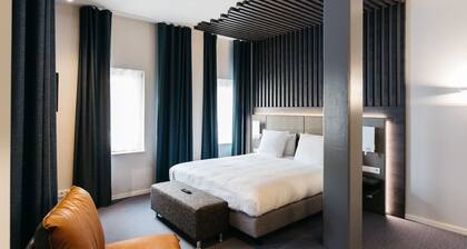 Dine On Site, Stay Central and Sleep in Comfort!