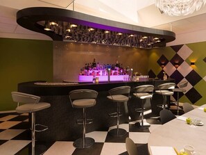 Bar (in der Unterkunft)