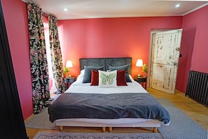 Room - Flavigny the home of Chocolat "the movie" Room No. 2 (Flavigny-sur-Ozerain)