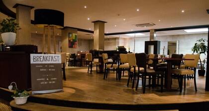 Peaceful Stay with Fast Access to Weerterbos! Onsite Dining and Parking!