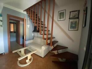 Staircase - Sardinia Hillside Retreat - Apt 13 - 2BR, quiet area, parking (Santa Maria Coghinas)