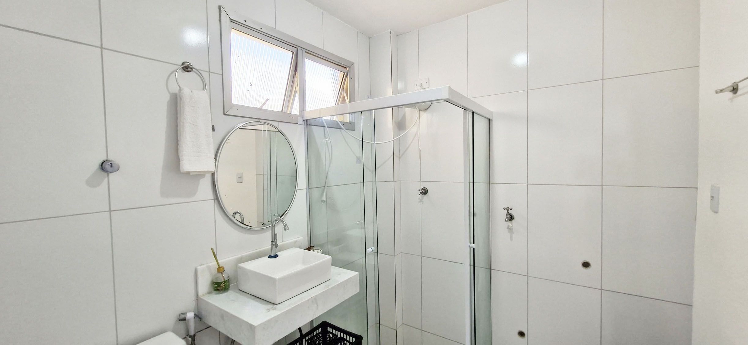 Basic Apartment | Bathroom | Shower, towels, soap, toilet paper
