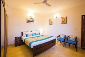 Deluxe Villa | Iron/ironing board, free WiFi - Alaya Stays Mehar Villa 3BHK With Garden (Kasauli)