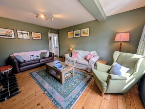 Cottage | Living area - Beaconsfield Cottage (Melton Constable)