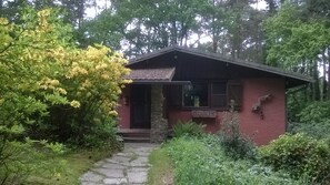 Exterior - Brechts Boshuisje Quiet Holiday Home with Sauna (Brecht)